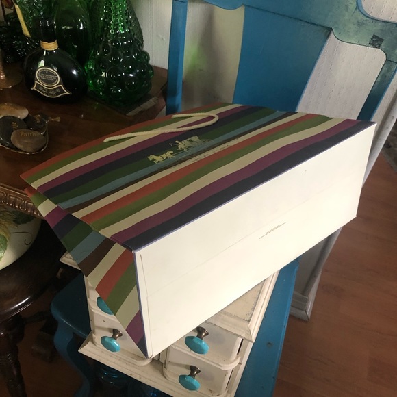 Large COACH Gift Bag - Picture 4 of 12